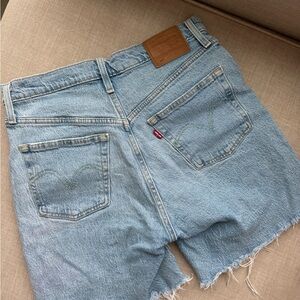Levi's Classic Blue Denim Shorts - mid thigh